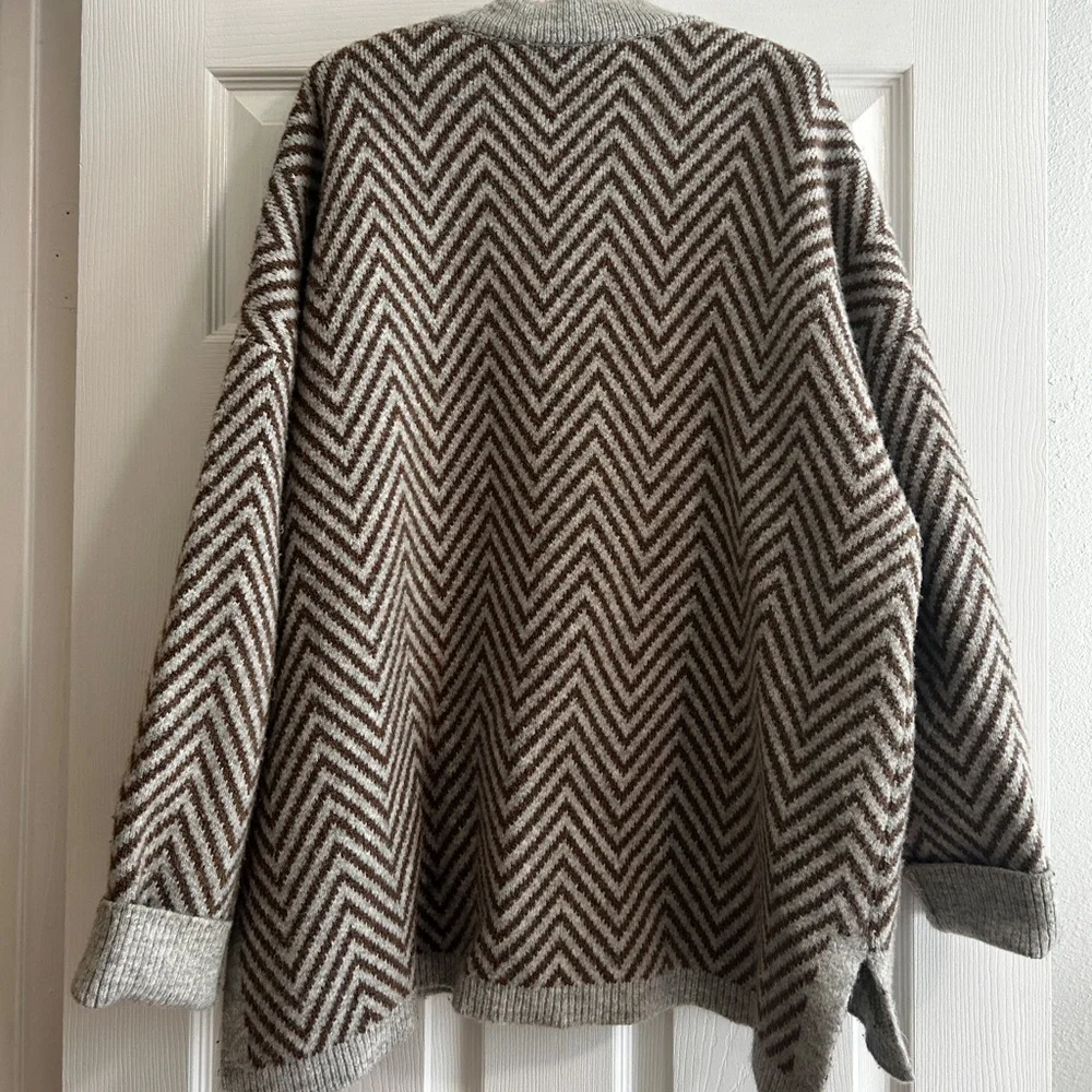 Ann Taylor Brown and Gray Chevron Button-Front Cardigan - Picture 2 of 4